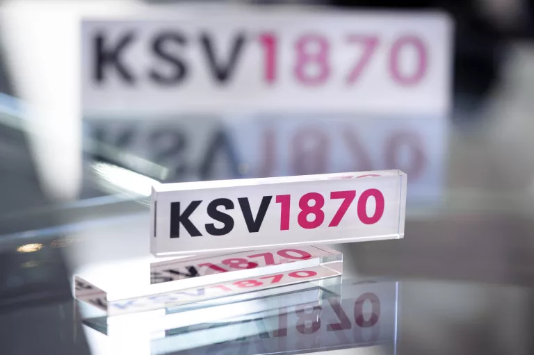 KSV1870 Sujet, Glasblock mit Logo